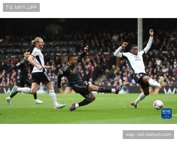 更衣室故事：战胜强敌后，阿森纳全队如何为受伤的萨利巴鼓劲
